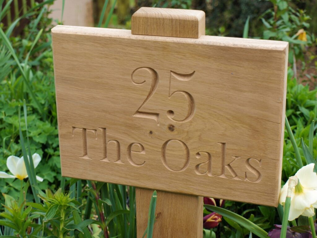25 The Oaks